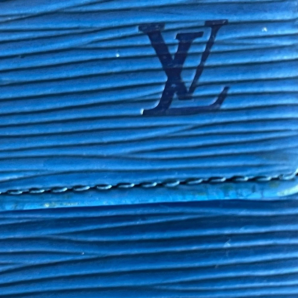Vintage Louis Vuitton Epi Blue Wallet excellent condition w/unbranded dust bag